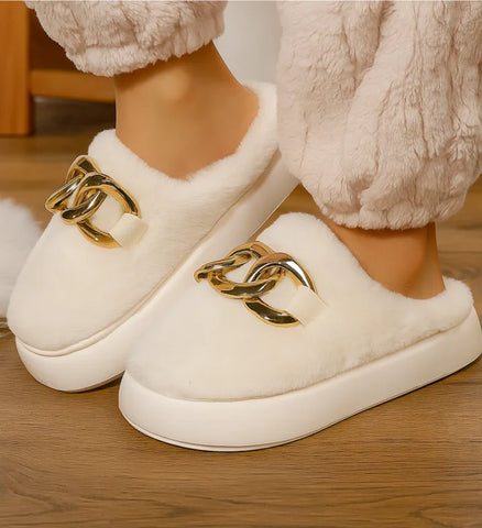 Comprar pantufa feminina peluciada com corrente dourada confortável e antiderrapante para inverno em oferta com frete grátis