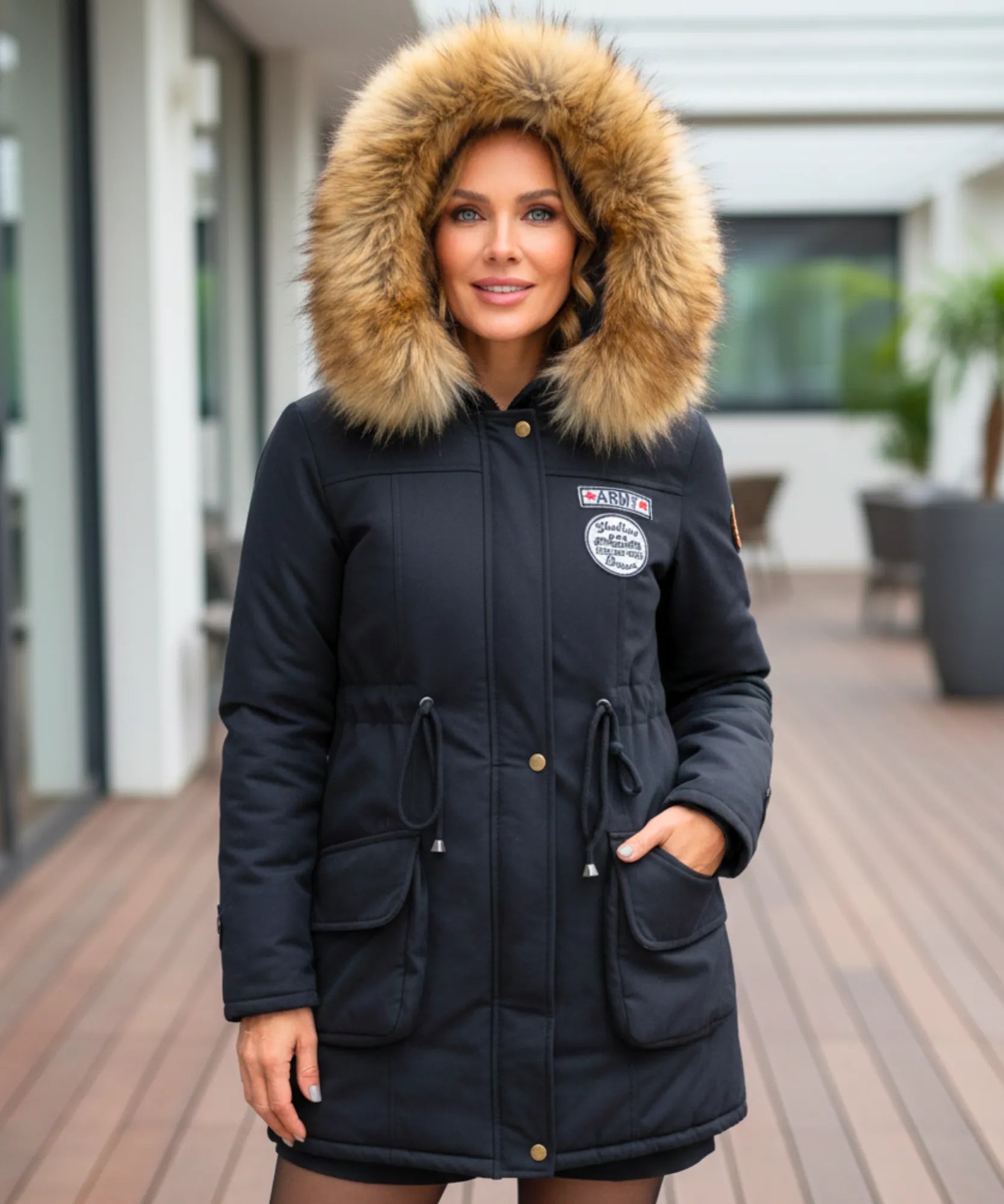 Comprar parka feminina inverno com capuz de pelo, forro peluciado e bolsos grandes para clima frio ou viagens barato ZARA