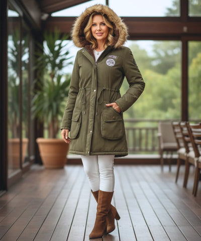 Parka Feminina com Capuz de Pelo e Forro Peluciado Elegante | Lune