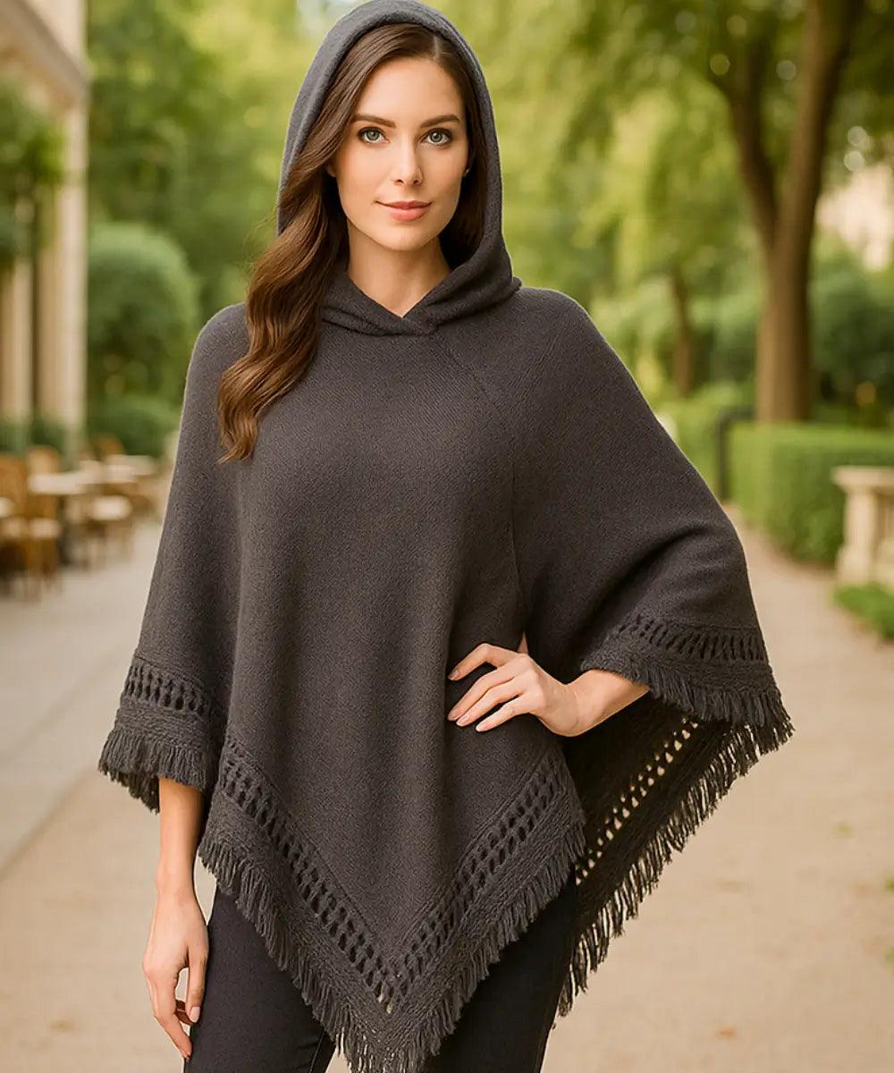 Comprar poncho feminino tricot  cinza com capuz e franjas elegante para inverno em promoção ANELLIMN
