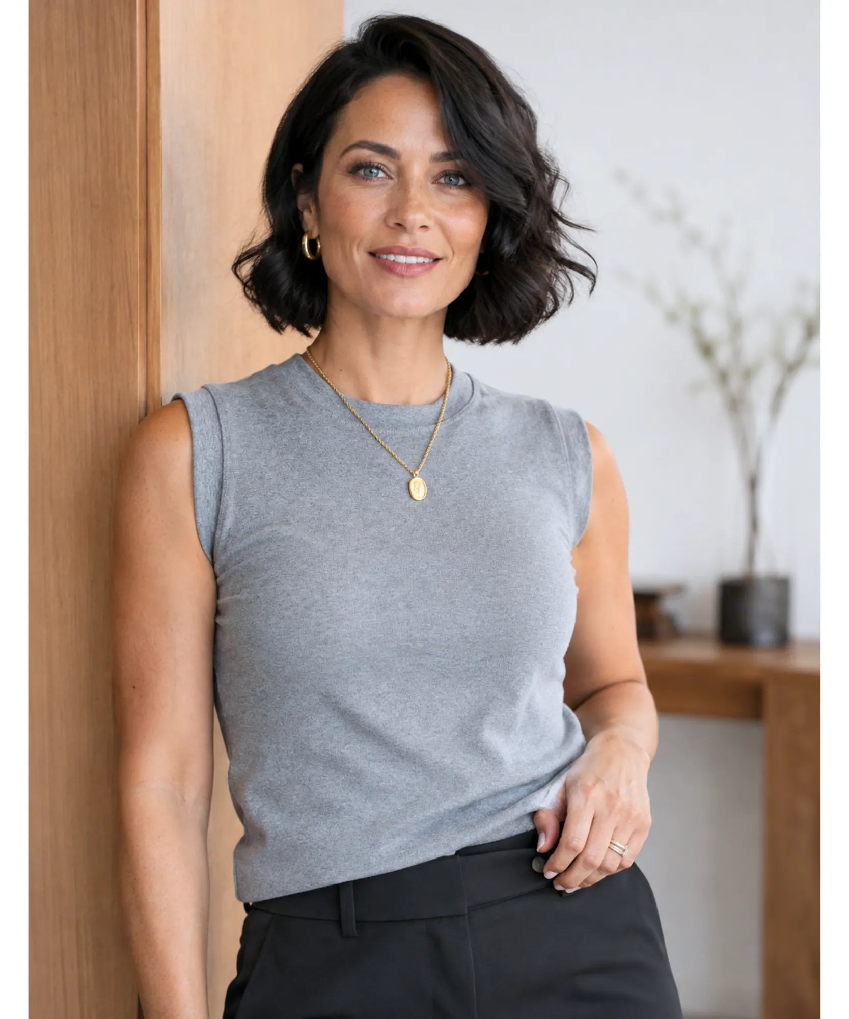 Comprar regata básica feminina muscle tee cinza claro em promoção Anellimn