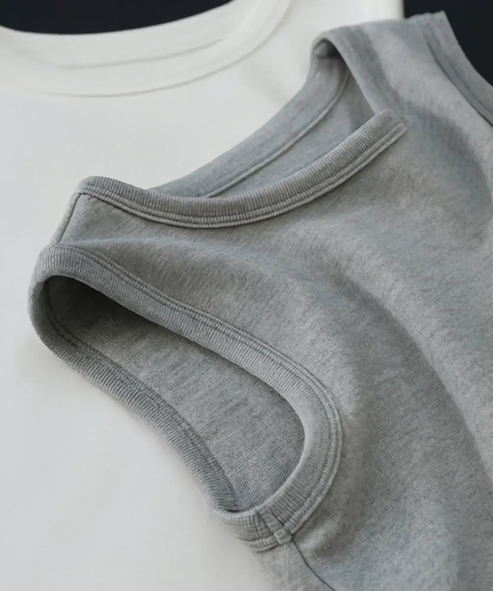 Comprar regata básica feminina muscle tee cinza claro em promoção Anellimn