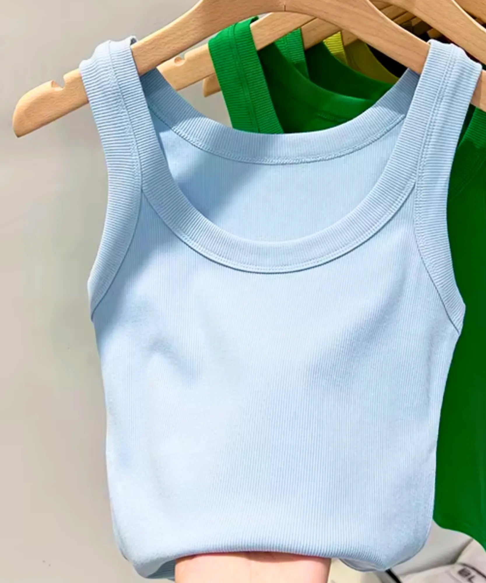Comprar regata feminina canelada básica azul claro barato Anellimn