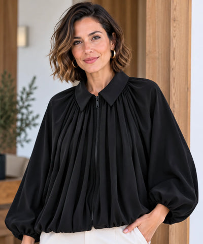 Jaqueta oversized feminina manga bufante na cor preta, sem variante cadastrada nesta loja
