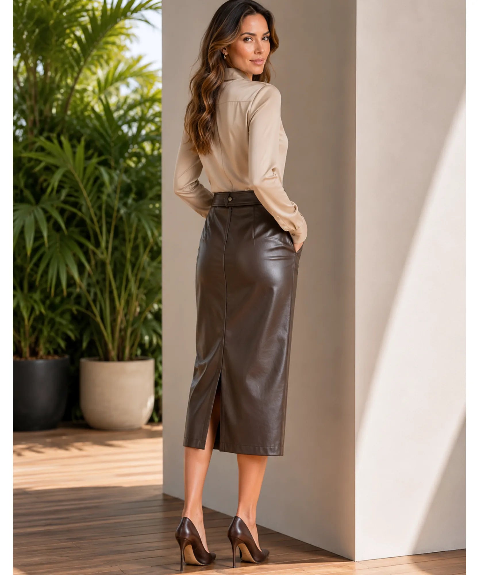 Comprar saia midi de couro transpassada cintura alta com fenda lateral feminina para escritório e eventos sociais promoção ZARA
