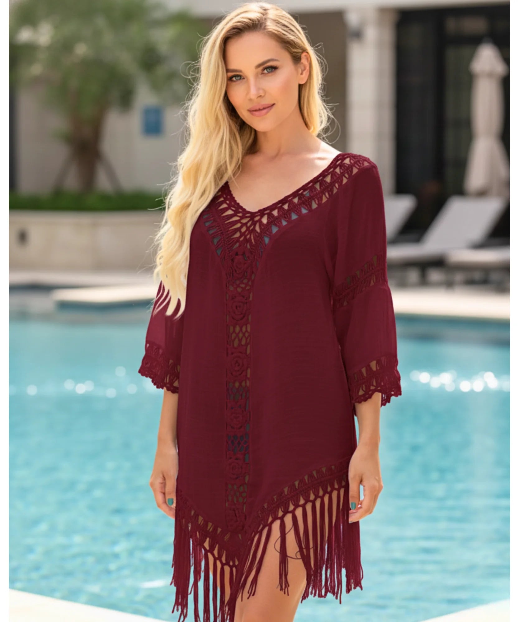 Comprar saída de praia crochê curta com franjas artesanal transparente decote V para piscina barato