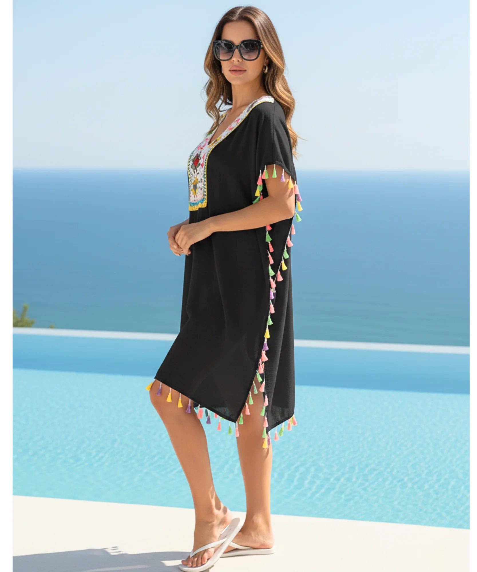  Comprar saída de praia curta com franjas coloridas e crochê artesanal barato