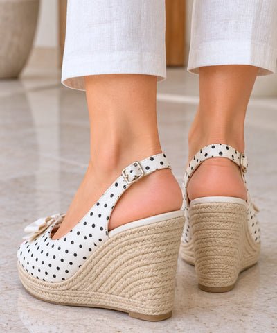 Comprar sandália anabela espadrille branca com fivela no calcanhar em promoção Anellimn