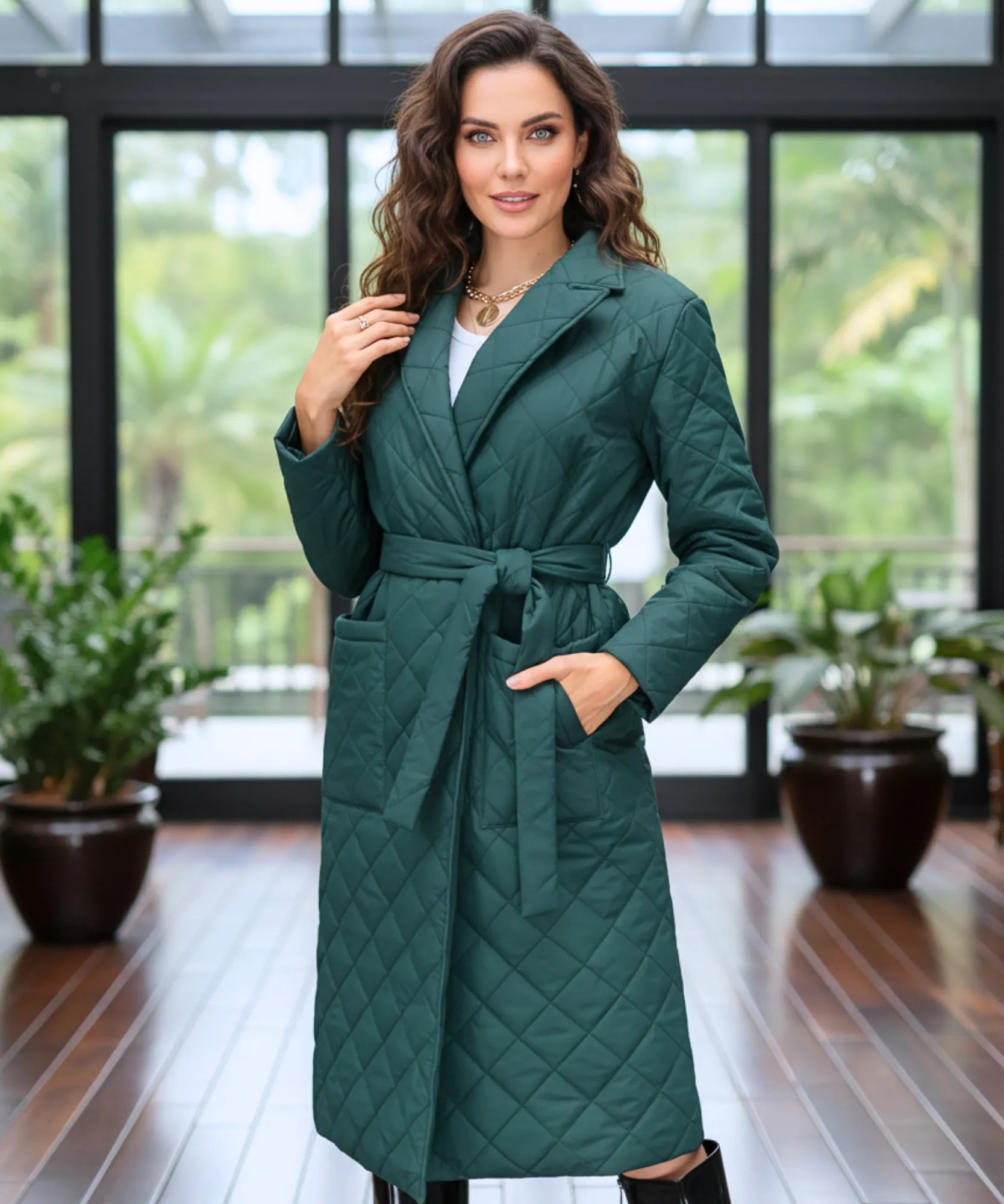Comprar sobretudo feminino de algodão matelassado com cinto e gola alfaiatada para looks sofisticados de inverno barato ZARA