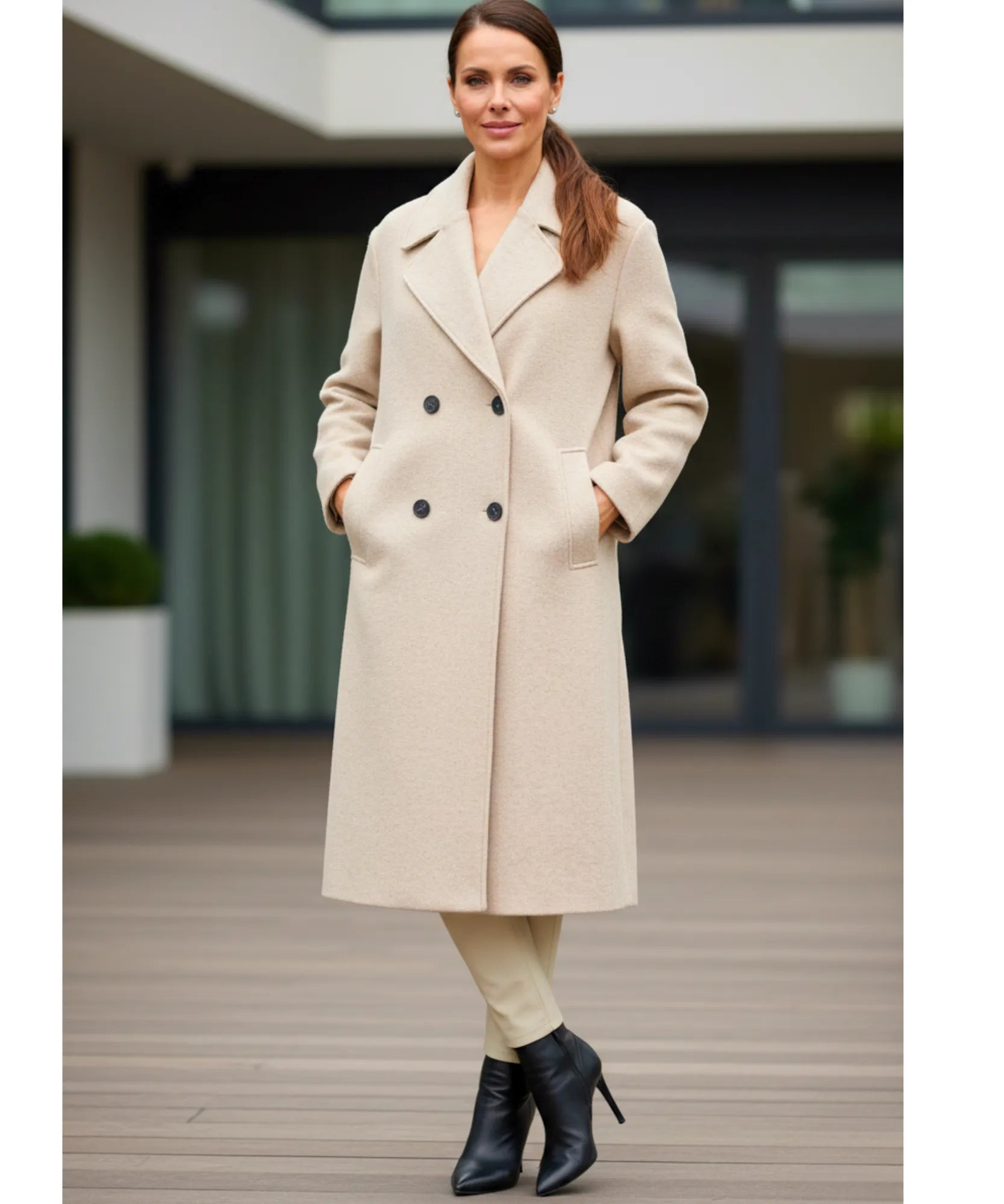 Comprar sobretudo feminino longo de lã batida com corte reto, botões duplos e caimento elegante para inverno urbano com estilo europeu barato ZARA