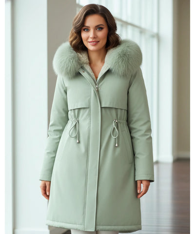 Comprar sobretudo feminino longo verde com forro aveludado, capuz e gola de pele para inverno rigoroso em promoção ZARA
