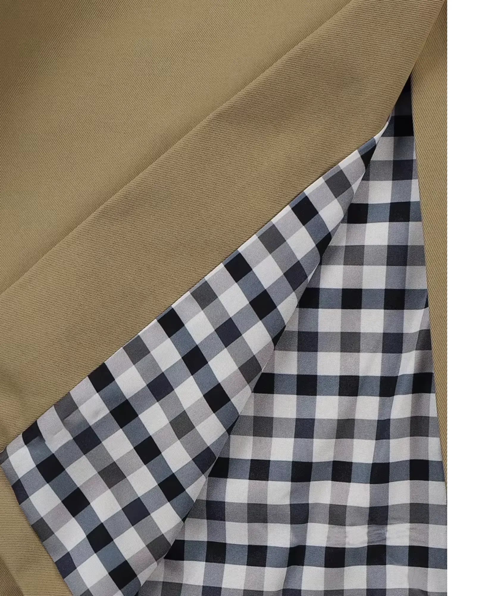 Comprar sobretudo feminino longo impermeável com forro xadrez e corte reto elegante para looks urbanos e dias de chuva com sofisticação barato ZARA