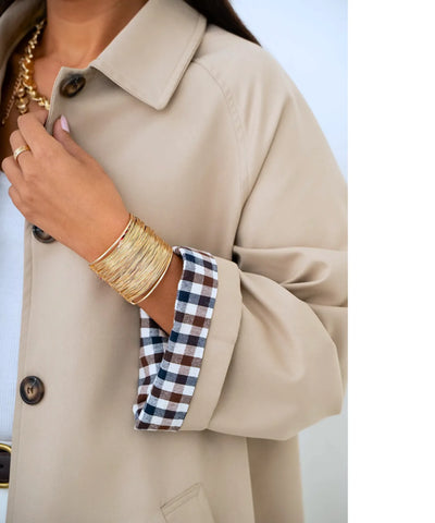 Comprar sobretudo feminino longo impermeável com forro xadrez e corte reto elegante para looks urbanos e dias de chuva com sofisticação barato ZARA