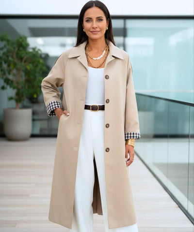 Comprar sobretudo feminino longo impermeável com forro xadrez e corte reto elegante para looks urbanos e dias de chuva com sofisticação barato ZARA