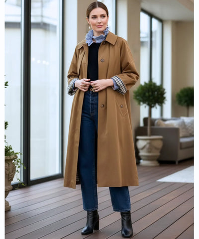 Comprar sobretudo feminino longo impermeável com forro xadrez e corte reto elegante para looks urbanos e dias de chuva com sofisticação barato ZARA