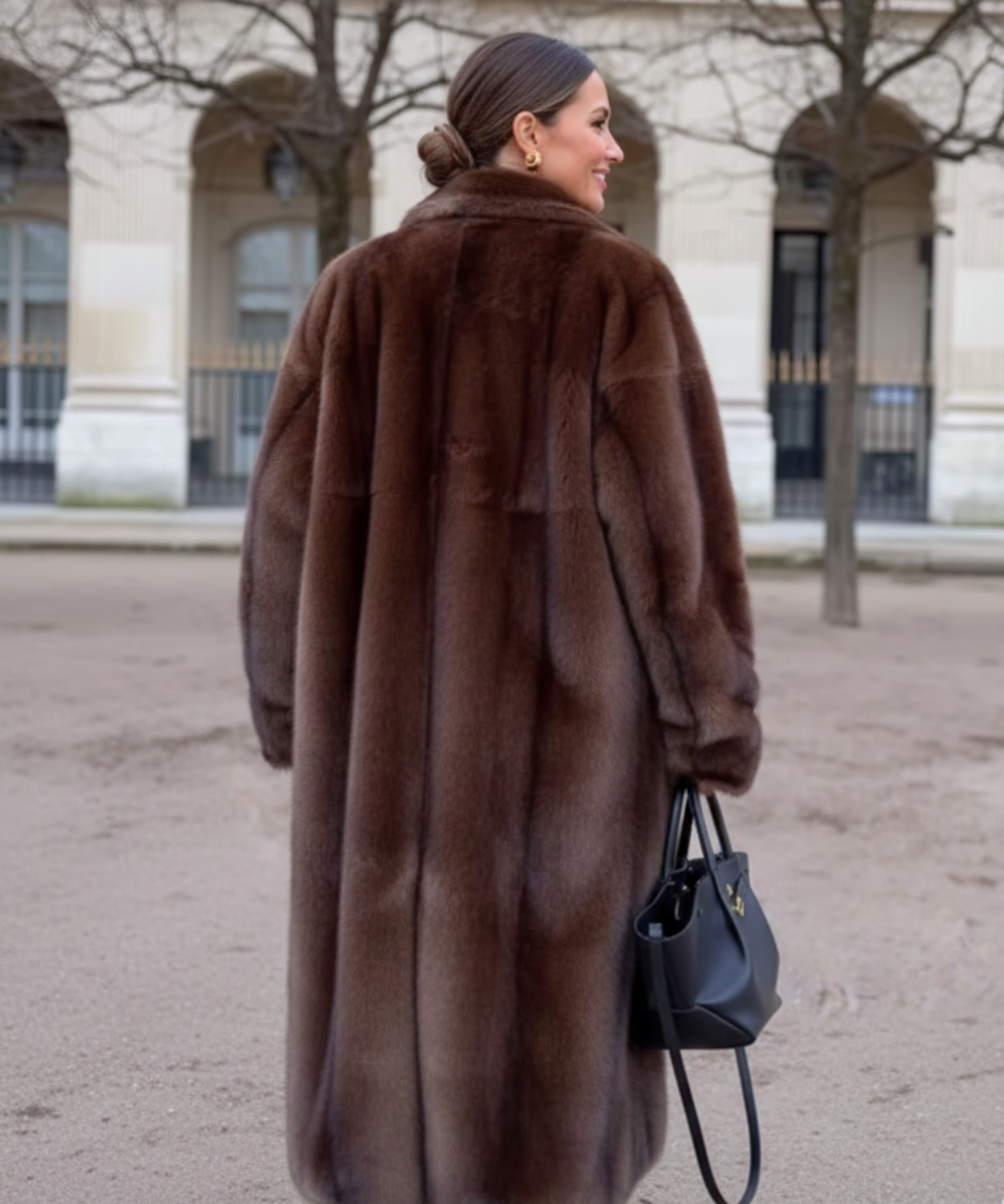 Comprar sobretudo feminino longo pelo oversized estilo vison marrom em promoção ZARA