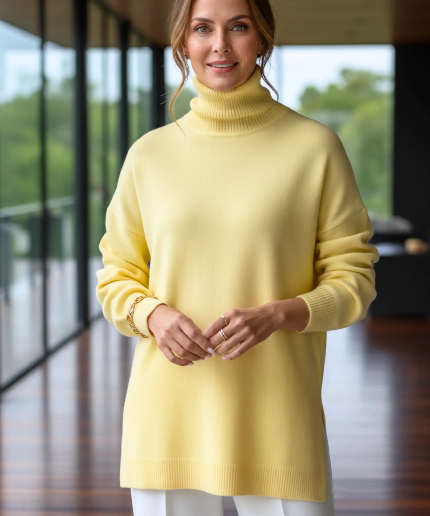 Comprar suéter feminino gola alta oversized fenda lateral manga longa tricot viscose em promoção ZARA