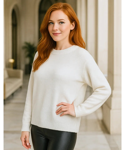 Comprar suéter feminino de tricot grosso branco peluciado com gola redonda para looks elegantes de inverno em promoção ZARA
