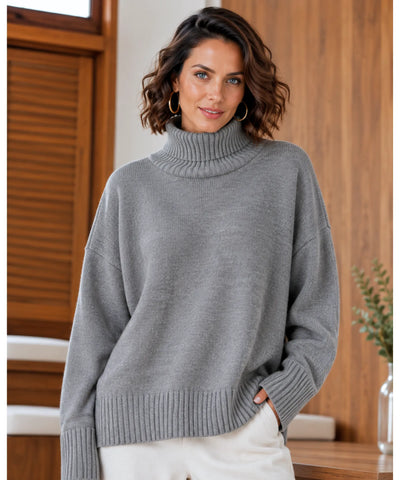 Suéter feminino tricot oversized gola alta cinza mescla com calça off white