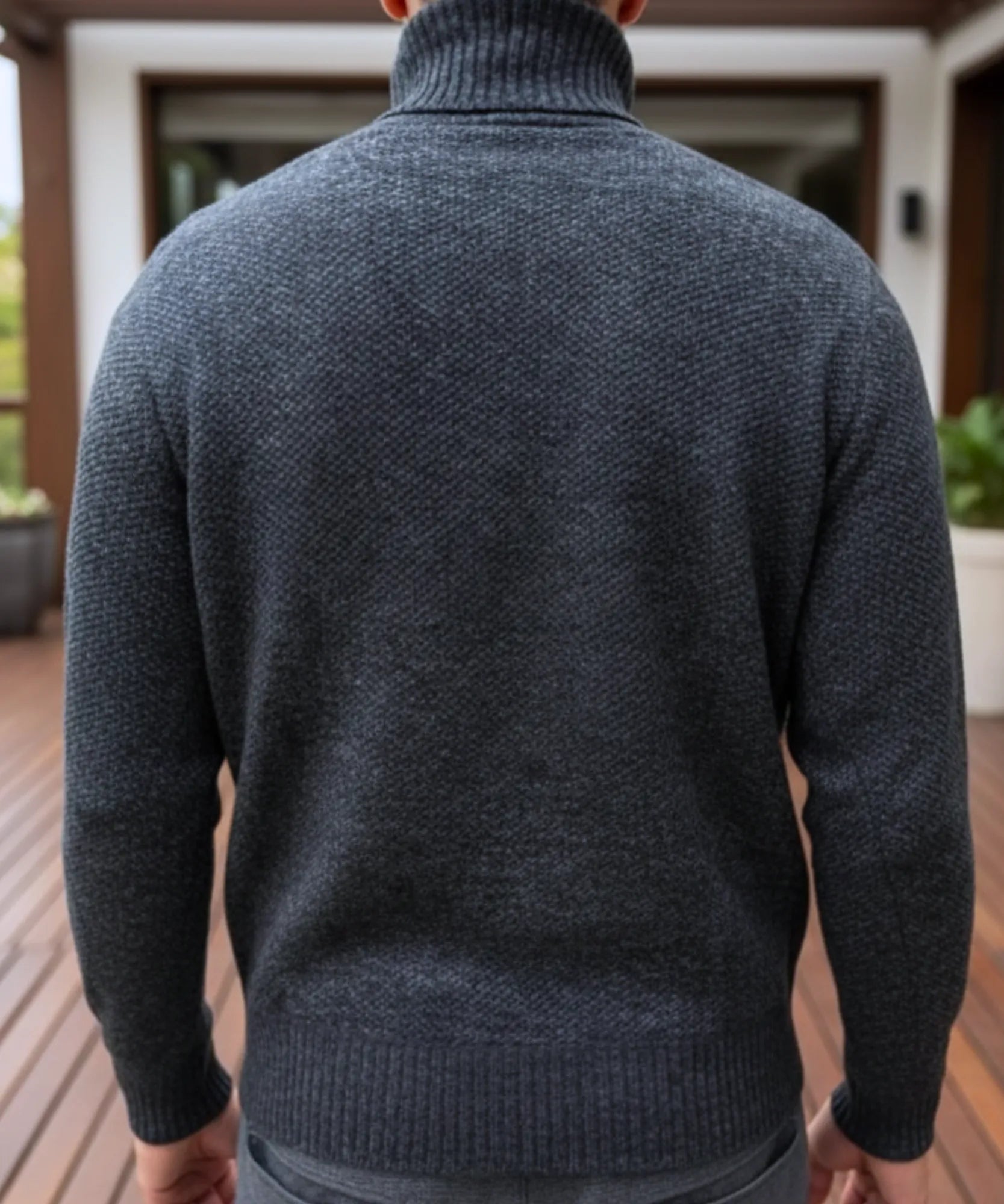 Comprar suéter masculino em tricot com gola alta para o inverno, caimento ajustado e toque encorpado com estilo sofisticado
