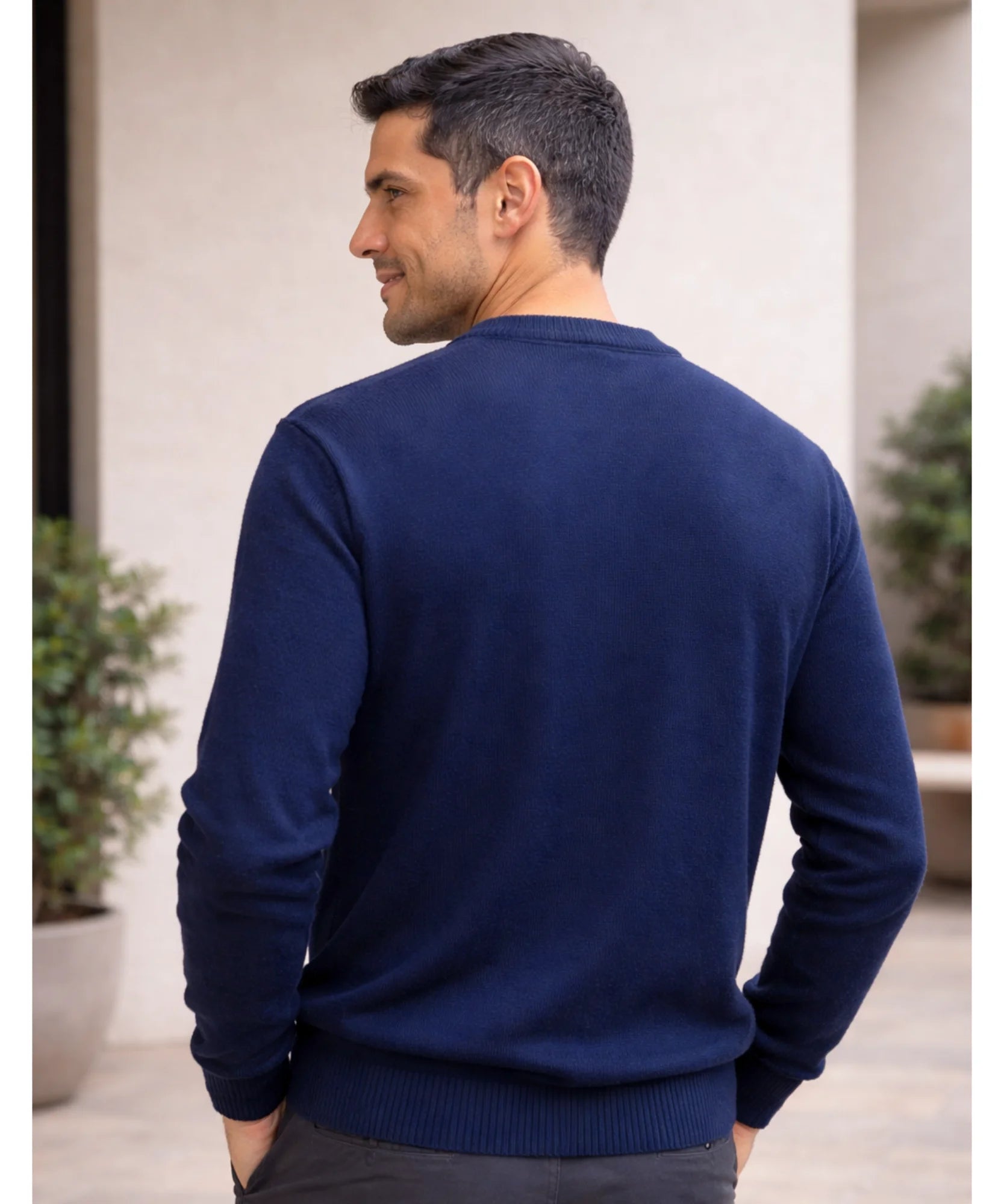  Comprar suéter masculino tricot gola V barato ou em promoção