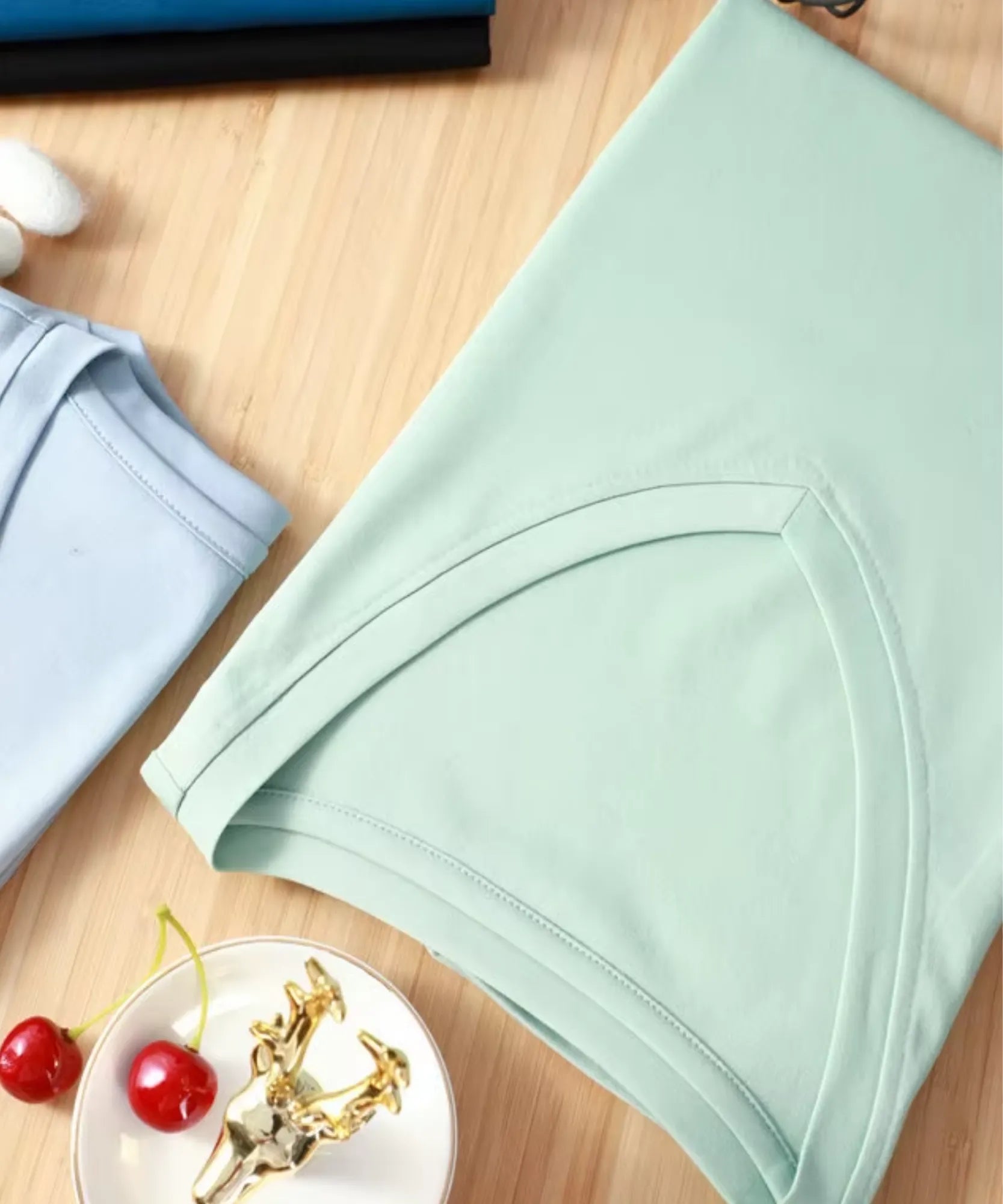 Comprar t shirt feminina de algodão gola V básica em promoção Anellimn