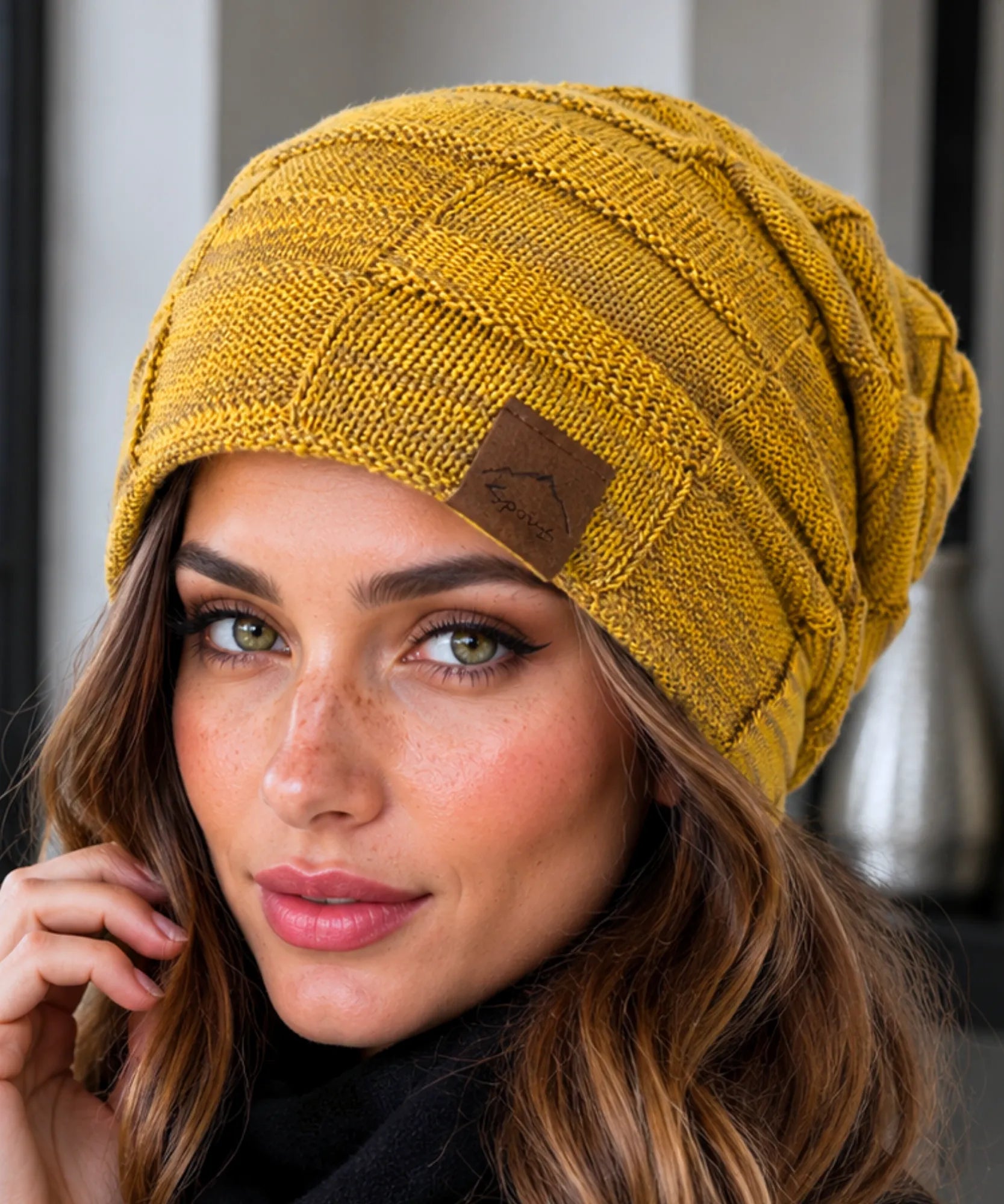 Comprar touca feminina oversized tricot xadrez forro veludo slouchy patch couro inverno macia elegante em promoção ANELLIMN