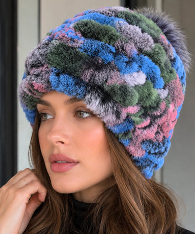 Comprar touca feminina pelúcia felpuda quente macia inverno colorida barato em promoção