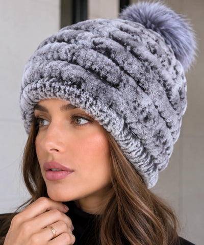 Comprar touca feminina pelúcia felpuda quente macia inverno colorida barato em promoção