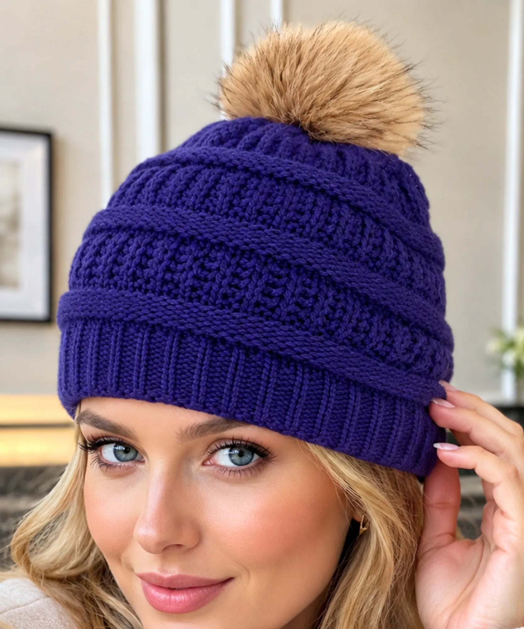 Comprar touca feminina tricot pompom pelúcia forro fleece canelada trançada inverno  ANELLIMN