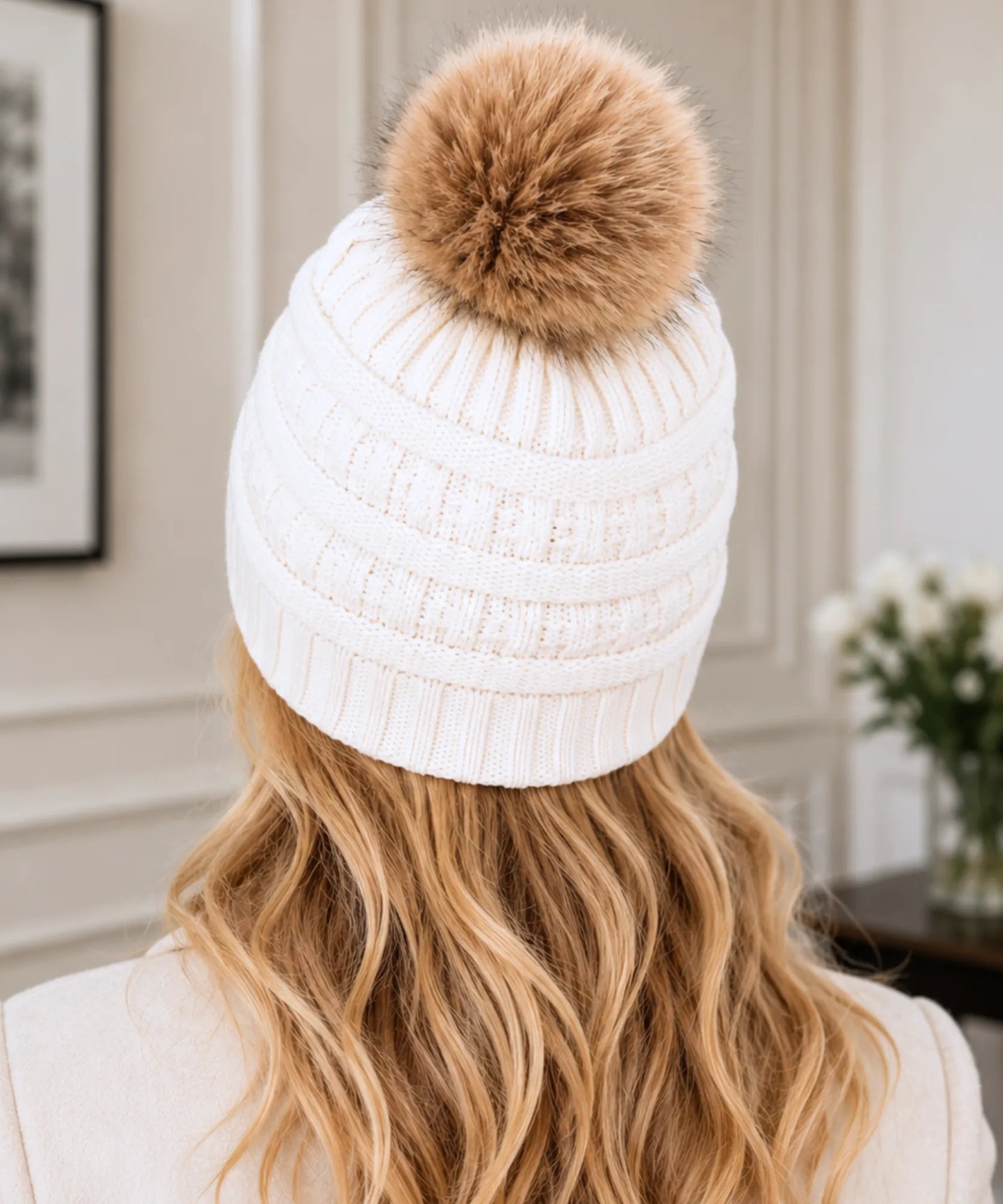Comprar touca feminina tricot pompom pelúcia forro fleece canelada trançada inverno  ANELLIMN