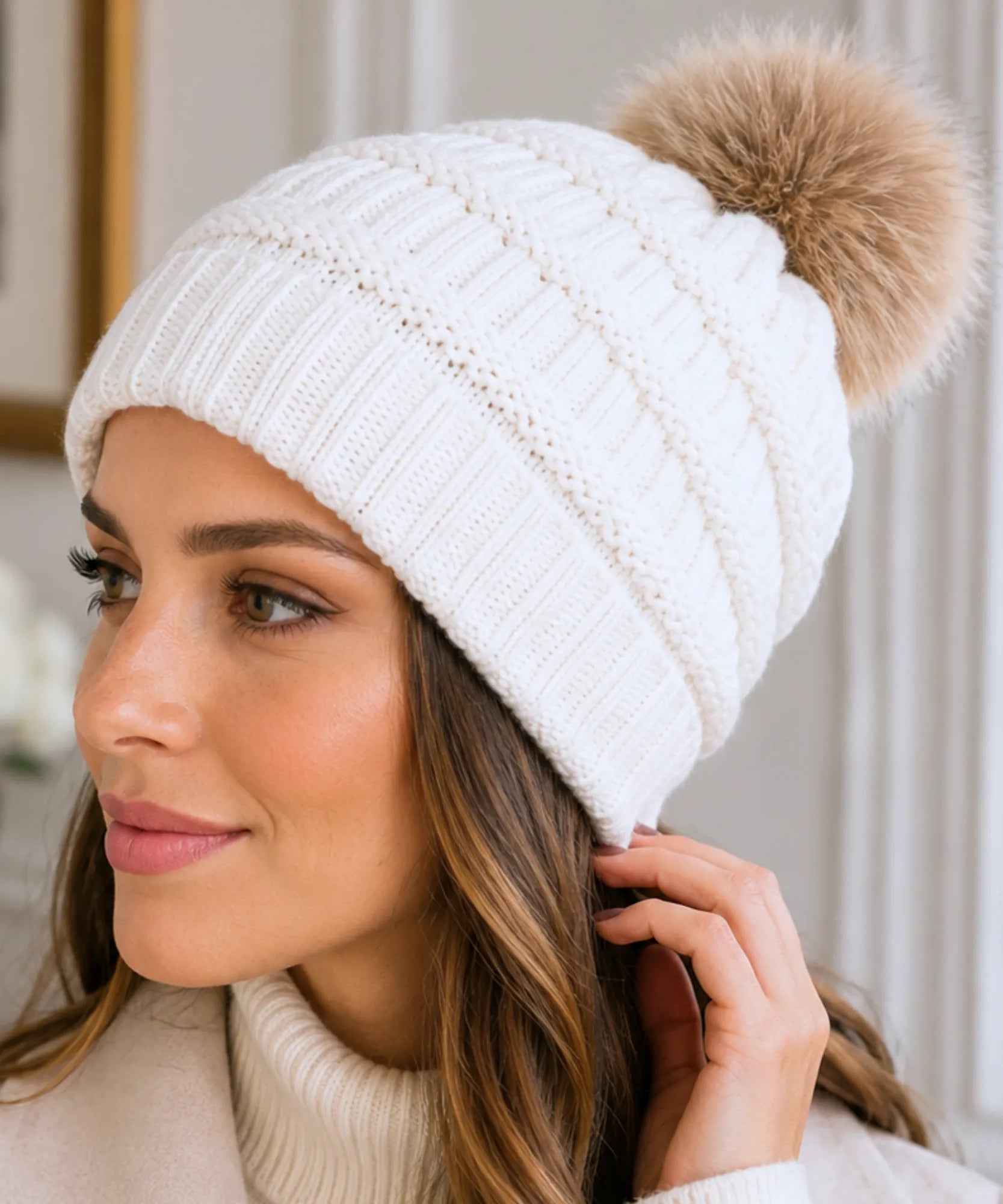 Comprar touca feminina tricot pompom pelúcia forro fleece canelada trançada inverno  ANELLIMN