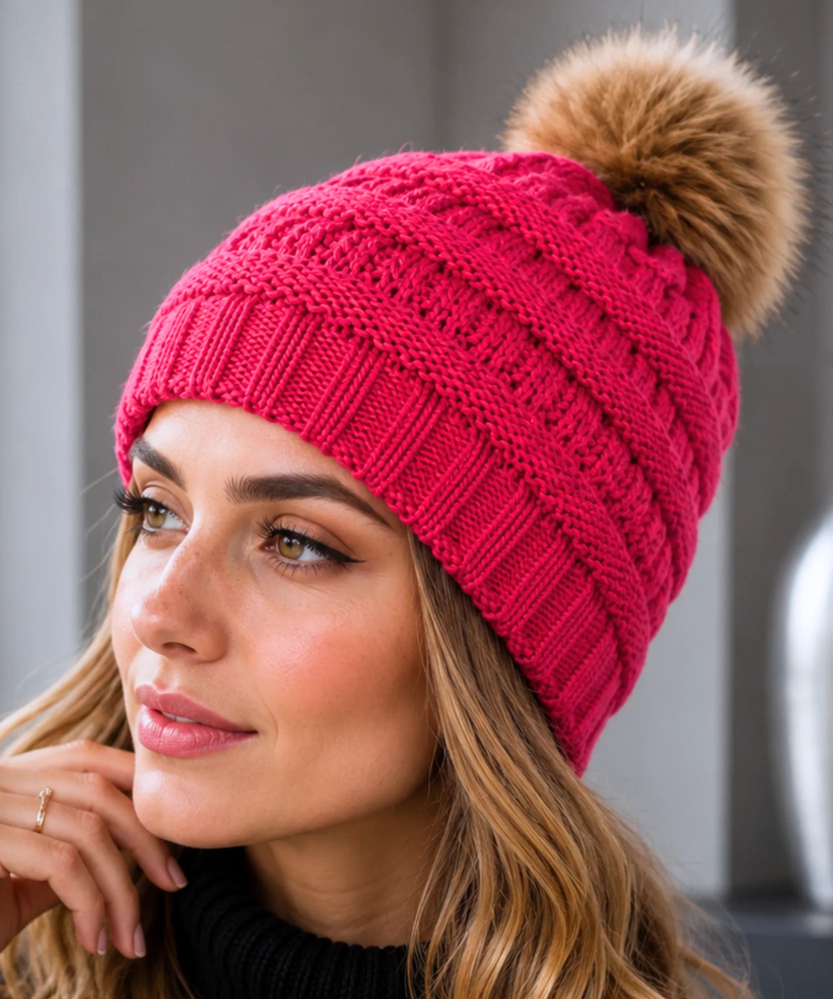 Comprar touca feminina tricot pompom pelúcia forro fleece canelada trançada inverno  ANELLIMN