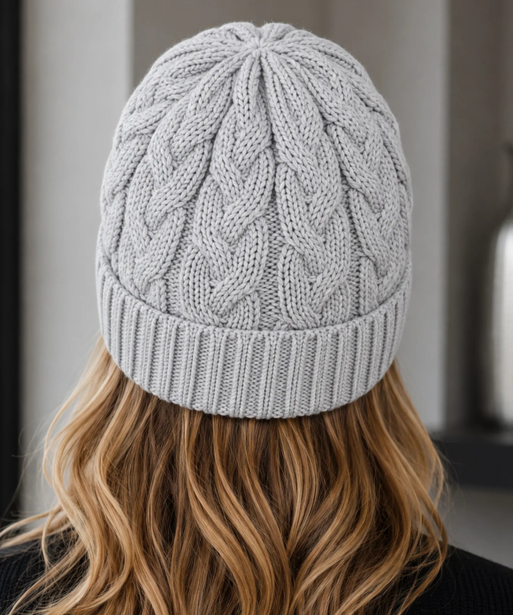 Comprar touca feminina tricot trançada canelada barra dobrada inverno encorpada barata em promoção DAFITI  