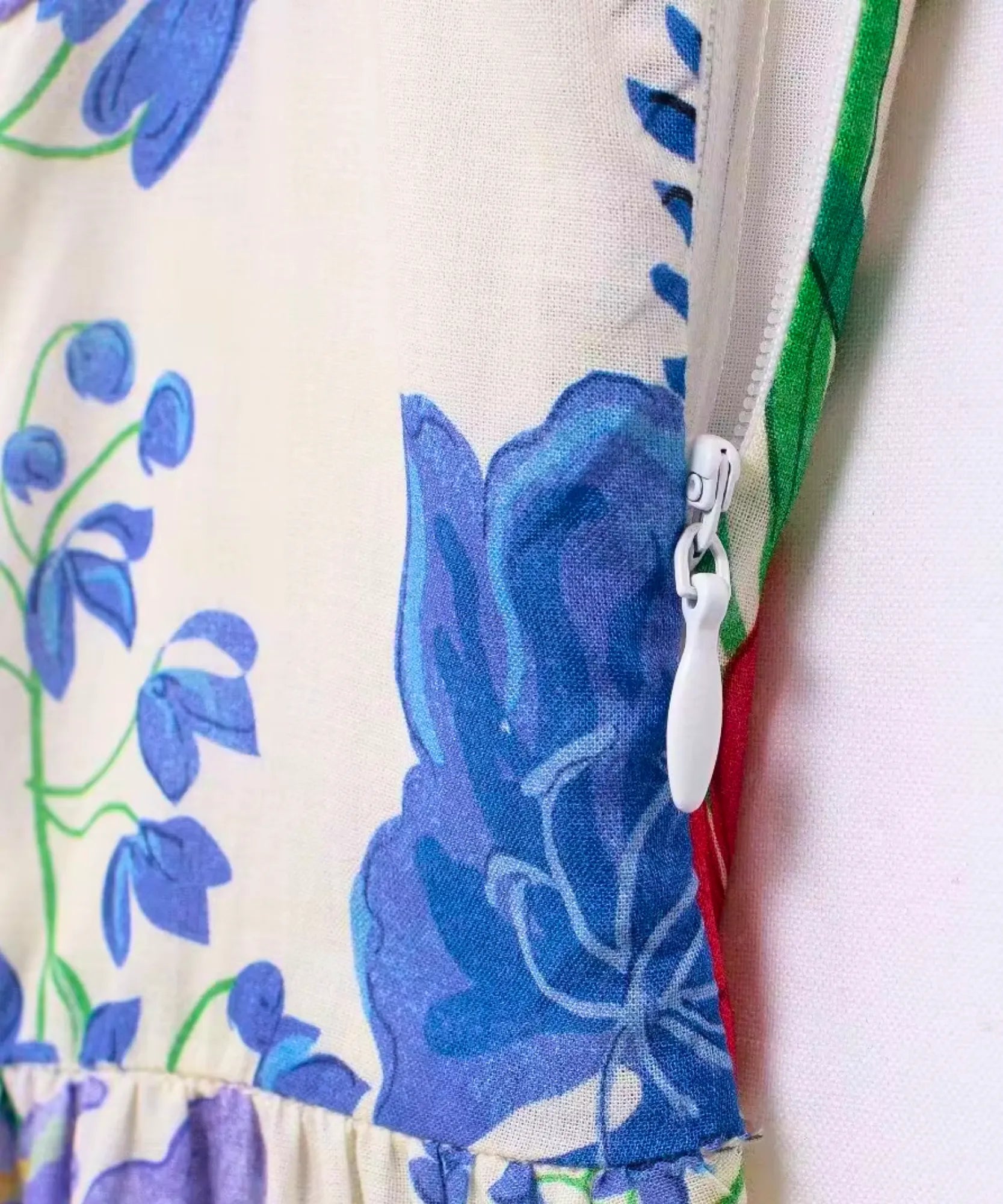 Comprar vestido boho midi feminino florido estampado com camadas e alças ajustáveis para verão barato em promoção ZARA
