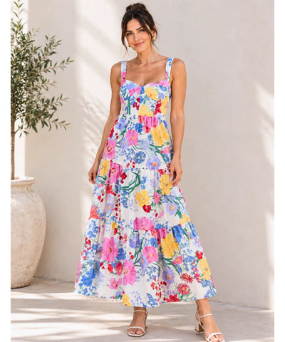 Vestido boho midi floral estampado, modelo de corpo inteiro andando de lado