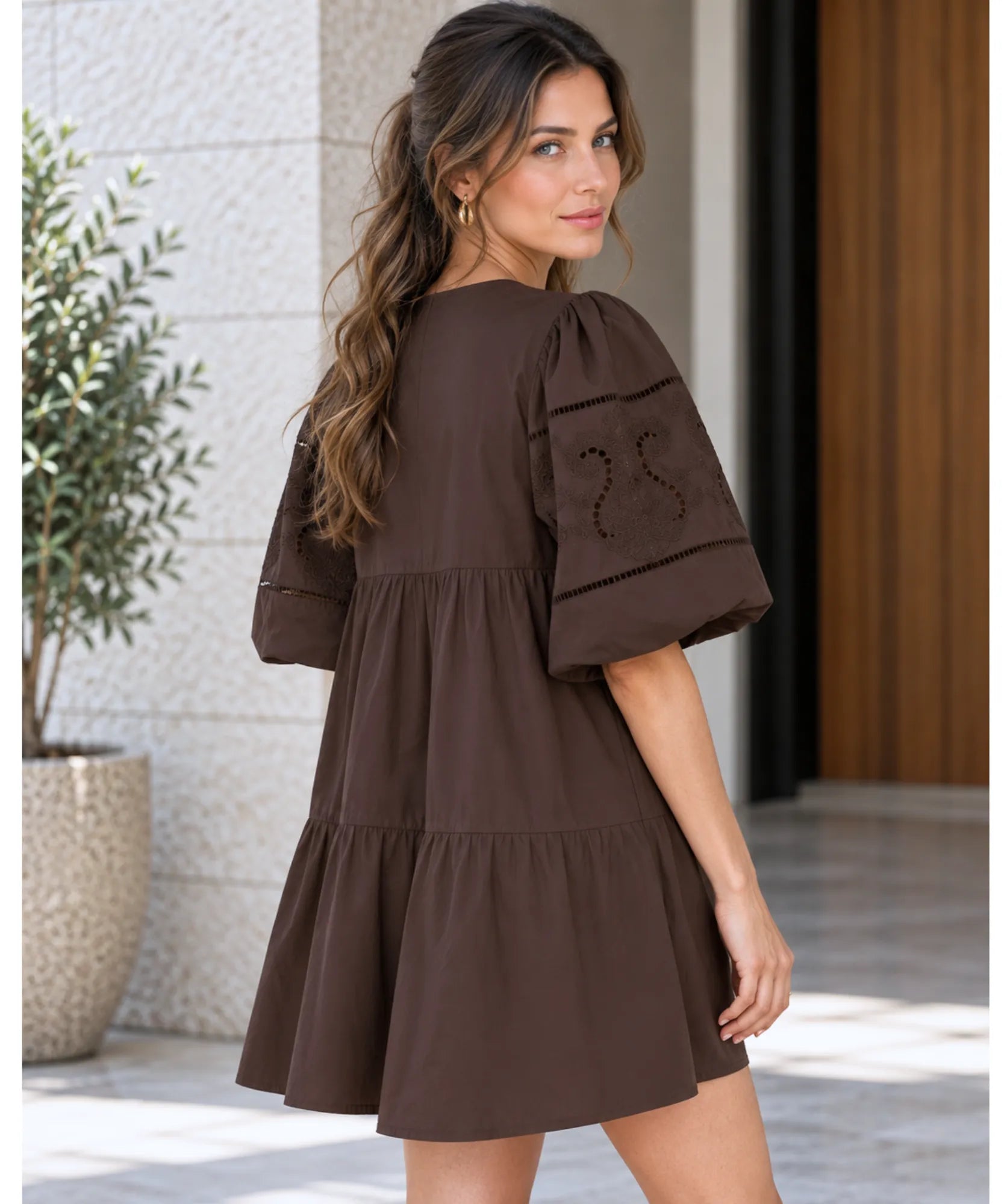 Comprar vestido curto com manga marrom com babado nas costas barato Anellimn