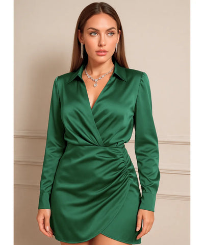 Comprar vestido curto de festa em cetim verde com manga longa, gola de camisa e torção frontal elegante para eventos noturnos em promoção ZARA

