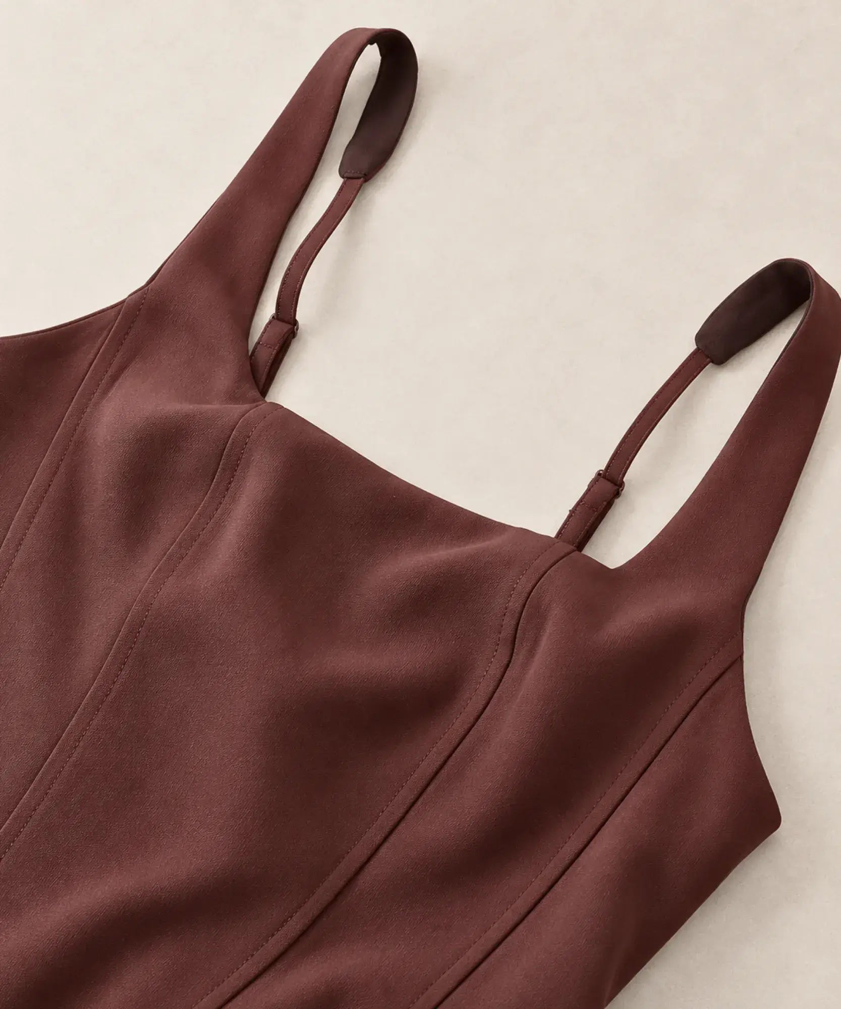 Comprar vestido curto festa decote quadrado com alças reguláveis marrom barato Anellimn