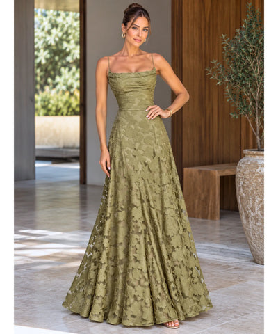 Vestido longo de renda verde oliva em corpo inteiro