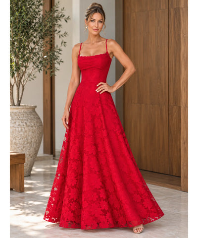 Vestido longo de renda vermelho detalhe do corpete