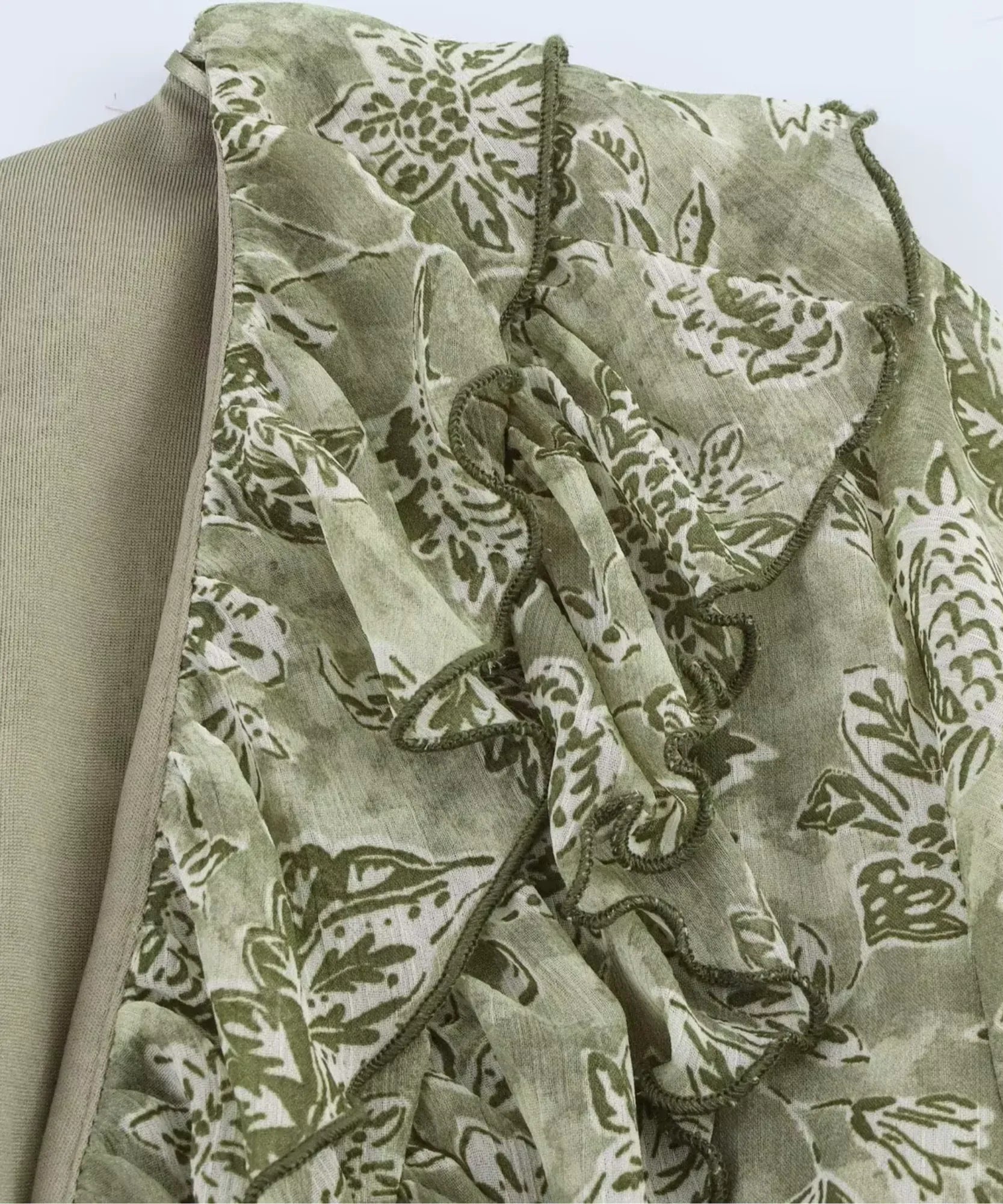 Comprar vestido longo floral babados no decote verde oliva em promoção Anellimn
