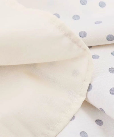 Detalhe do forro interno do vestido longo branco de poá