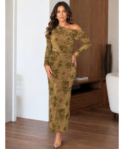 Vestido longo justo verde oliva com drapeado na cintura visto de frente