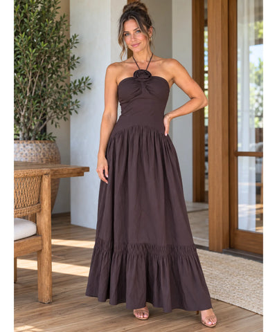 Vestido longo marrom boho feminino com alças halter, modelo de frente