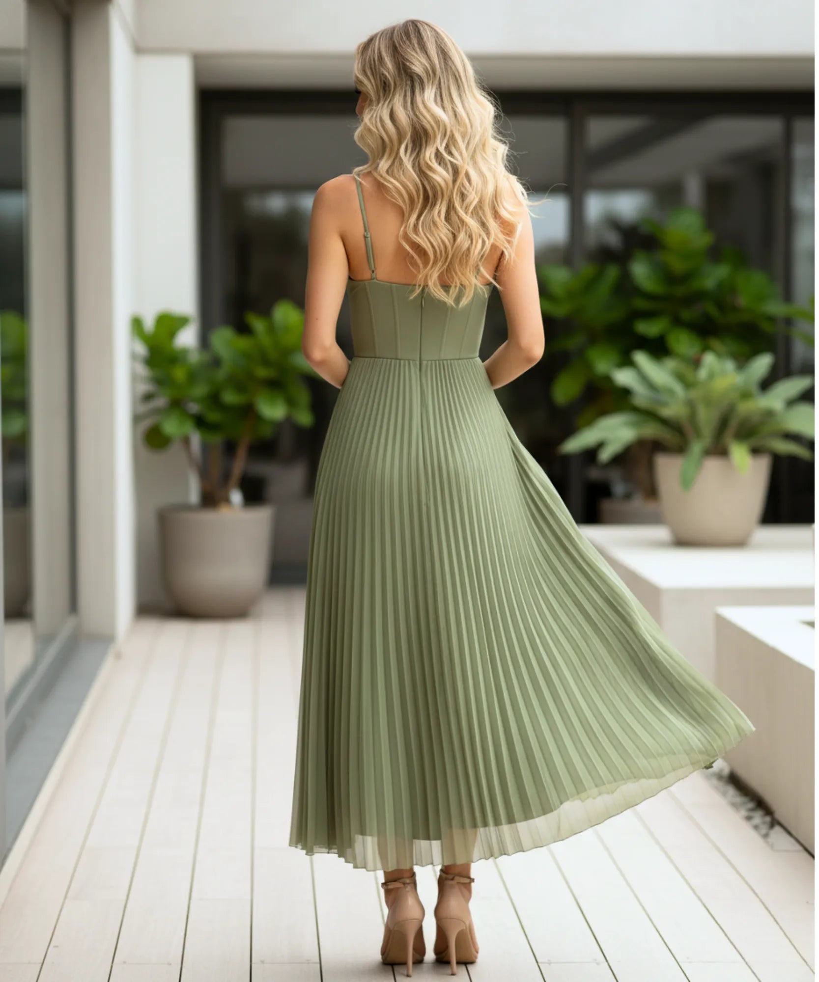 Comprar vestido longo verde plissado com alças finas para casamentos formaturas e eventos especiais em promoção LADY DRESS