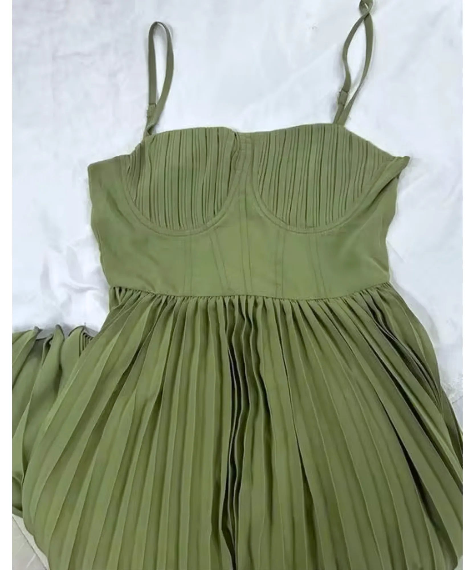 Comprar vestido longo verde plissado com alças finas para casamentos formaturas e eventos especiais em promoção LADY DRESS