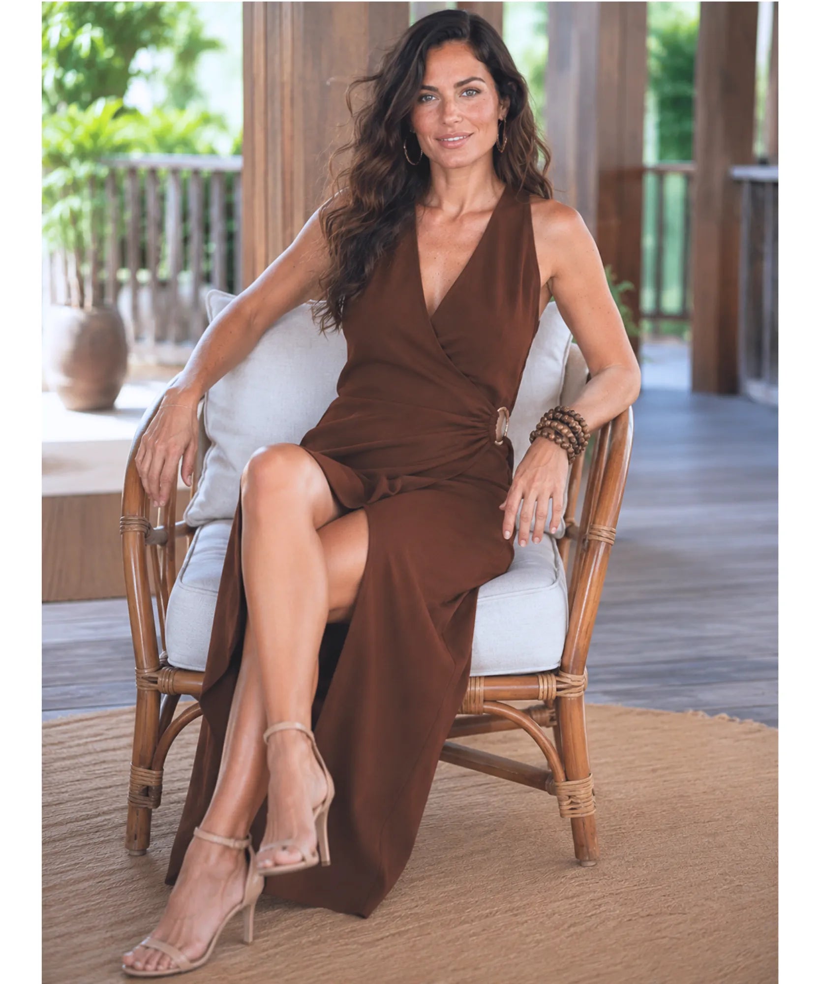 Comprar vestido midi transpassado com decote V e argola metálica na cintura barato e em promoção ANELLIMN